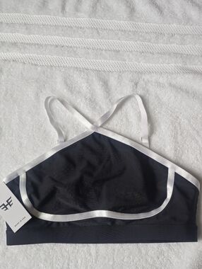 NWT Heroine Sport Top M